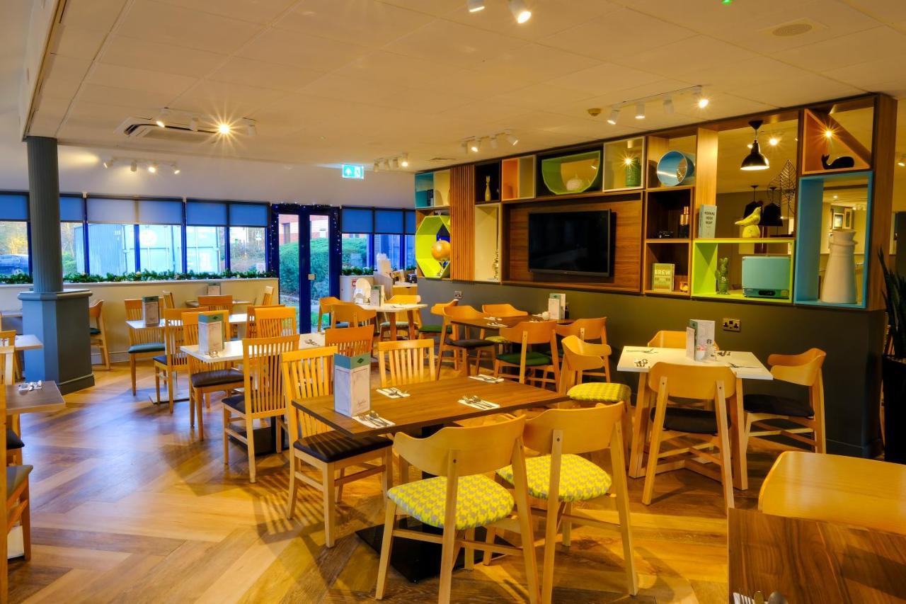 Holiday Inn Warrington By Ihg Exterior photo