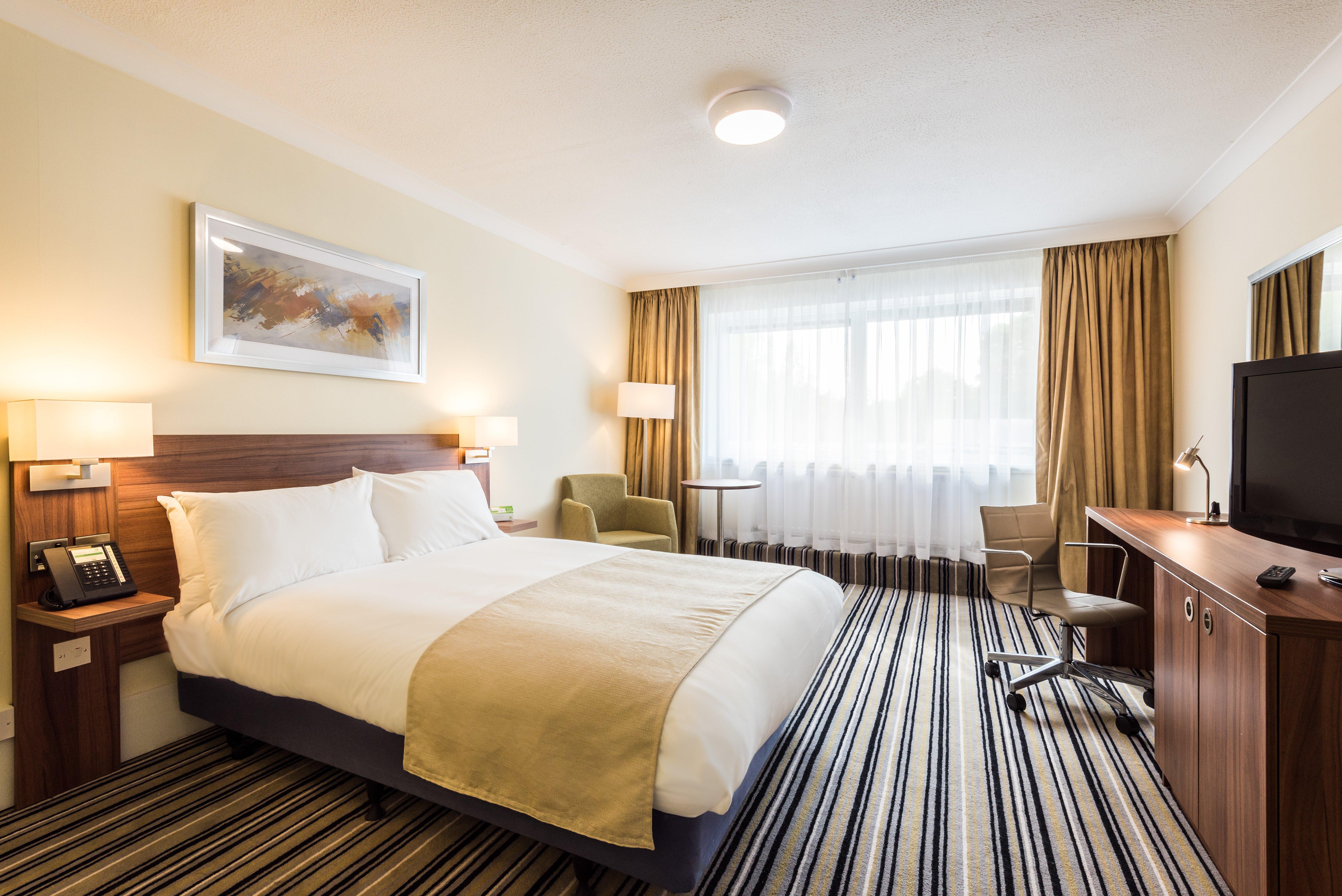 Holiday Inn Warrington By Ihg Exterior photo