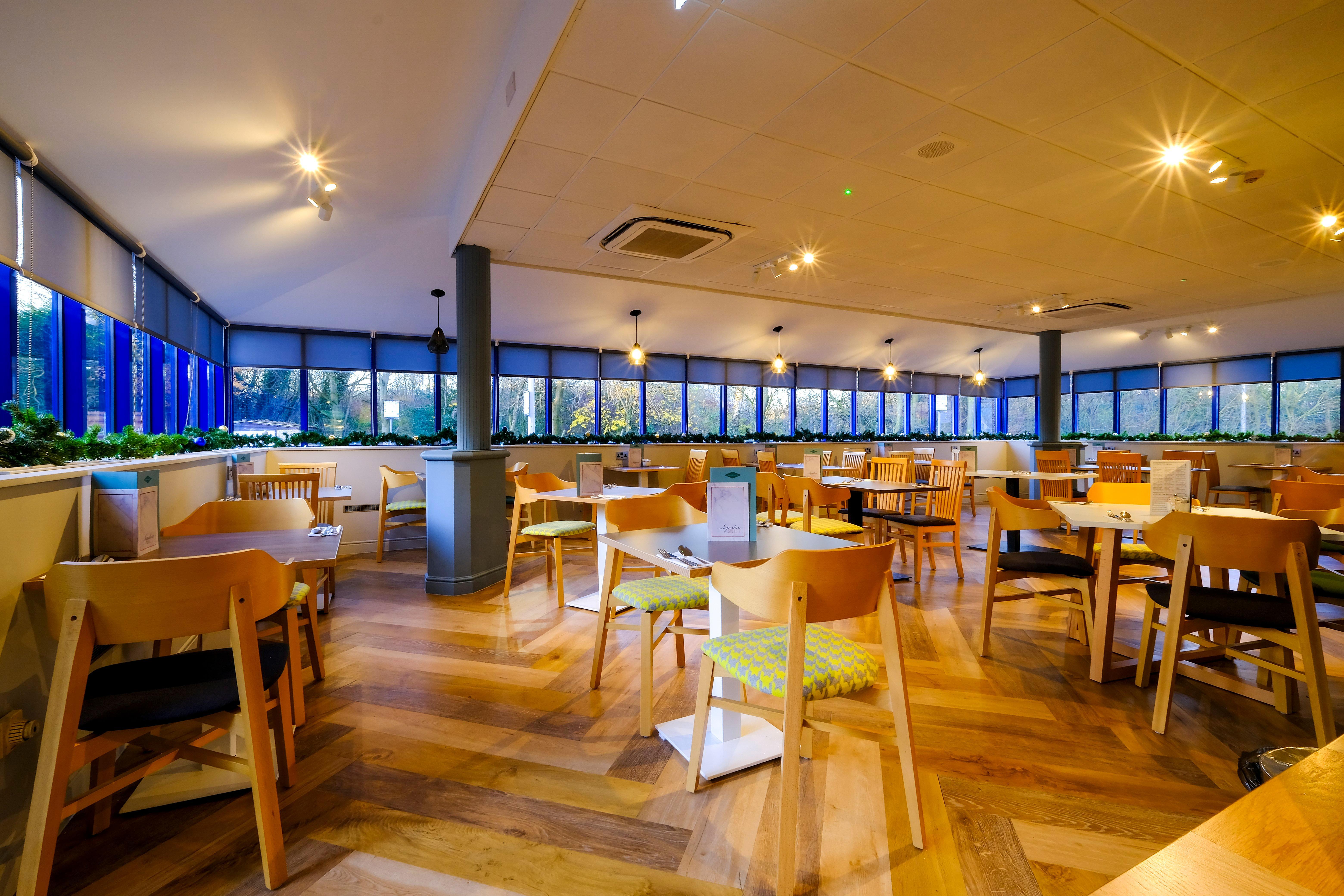 Holiday Inn Warrington By Ihg Exterior photo