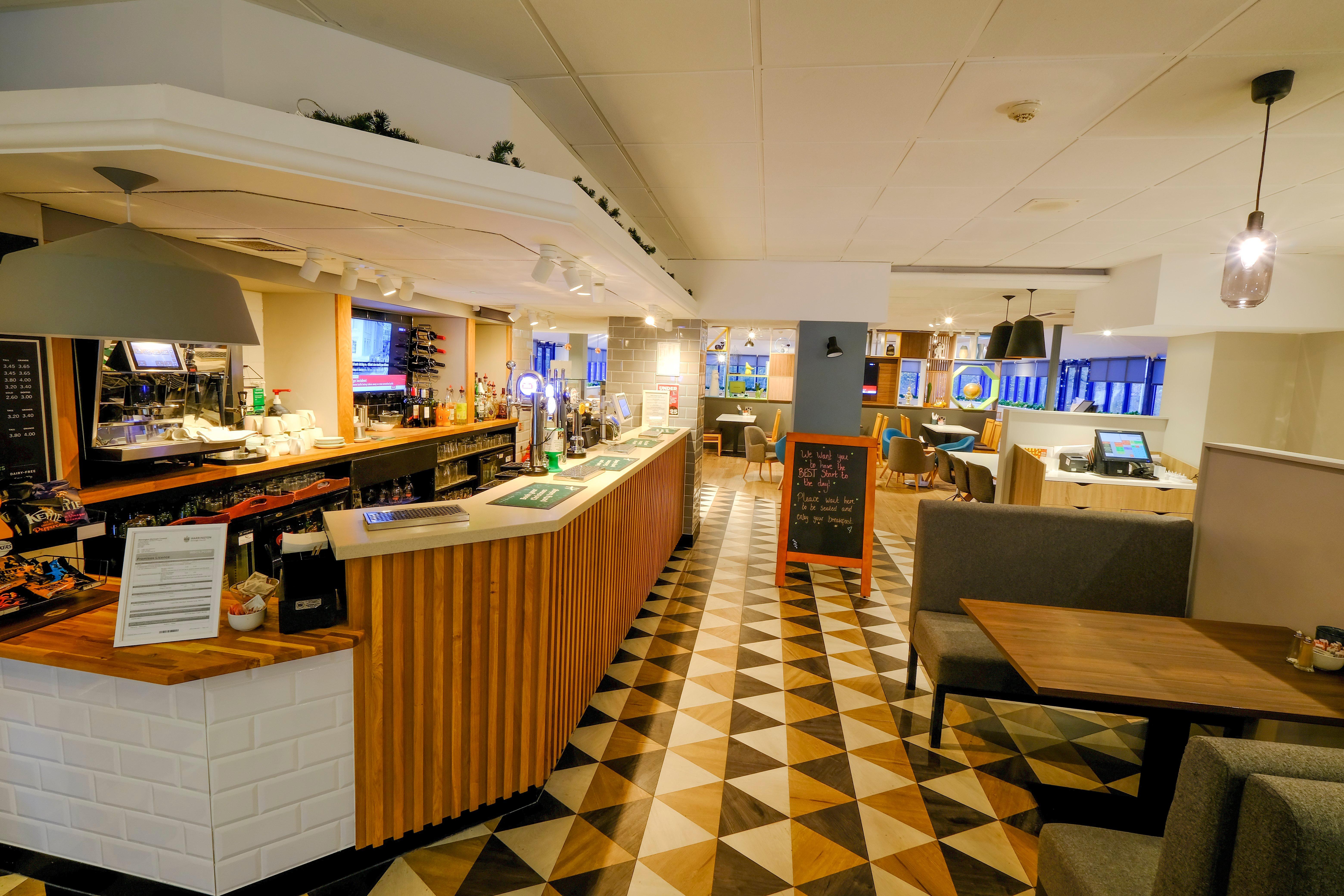 Holiday Inn Warrington By Ihg Exterior photo