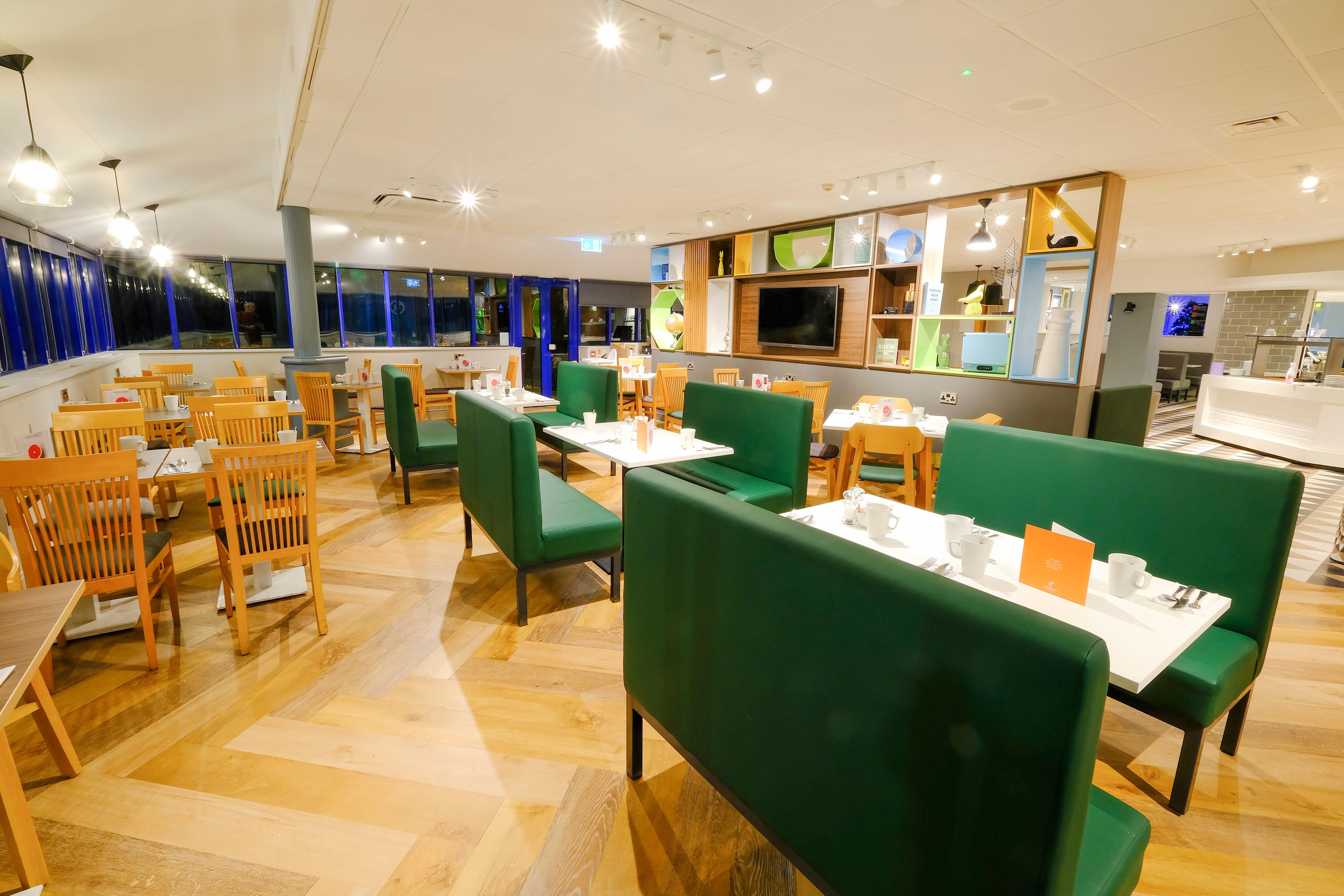 Holiday Inn Warrington By Ihg Exterior photo