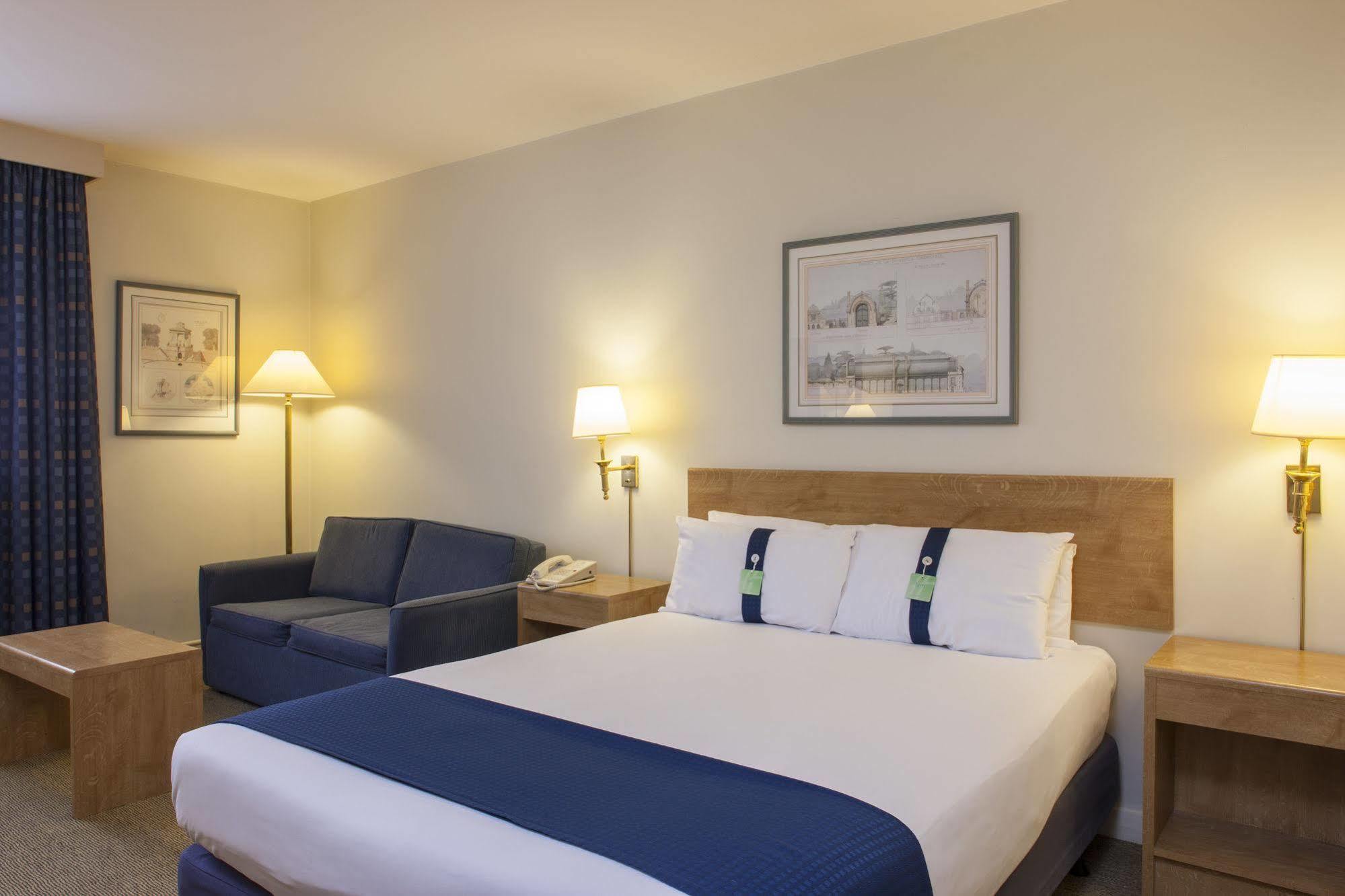 Holiday Inn Warrington By Ihg Exterior photo