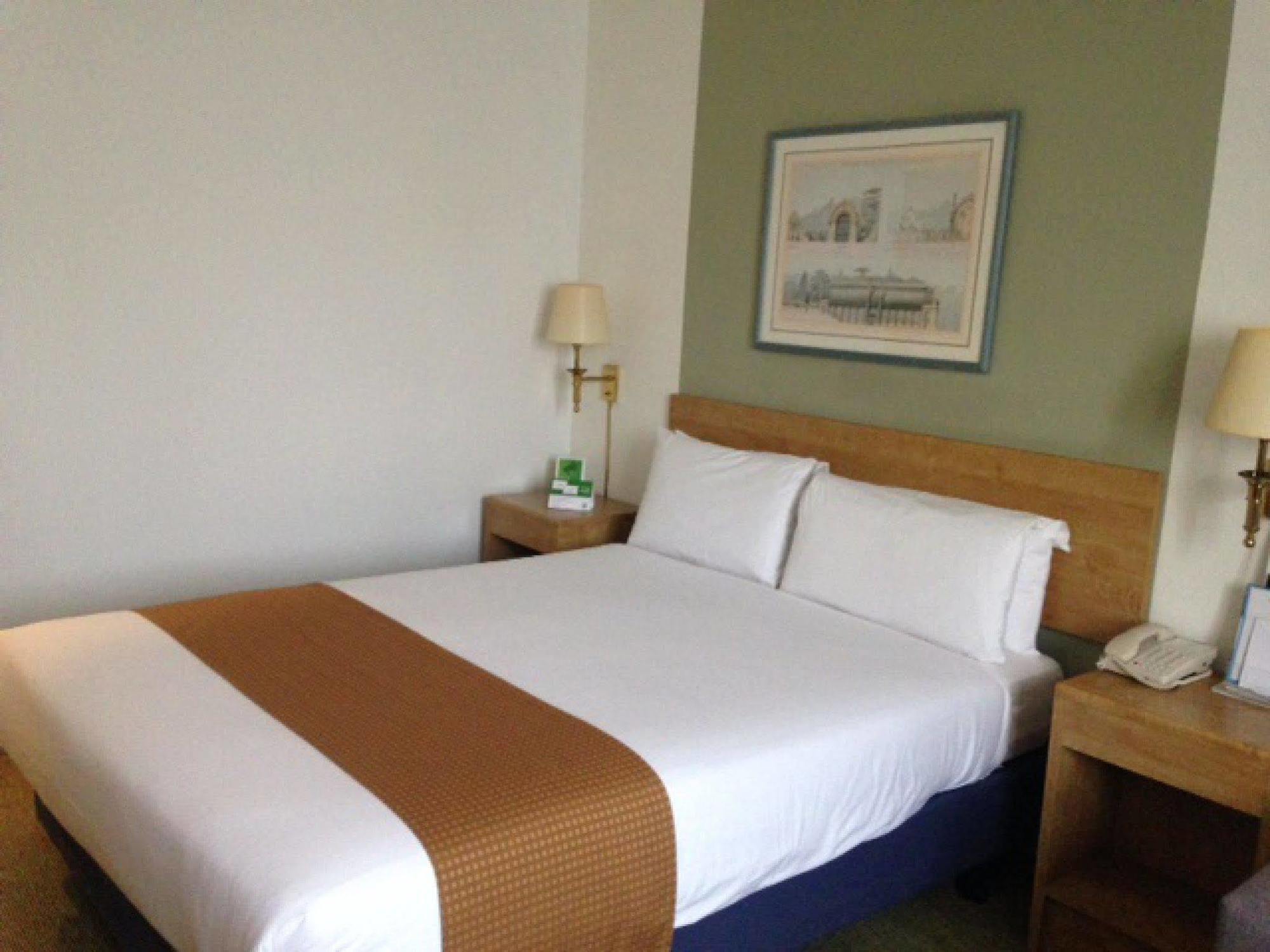 Holiday Inn Warrington By Ihg Exterior photo